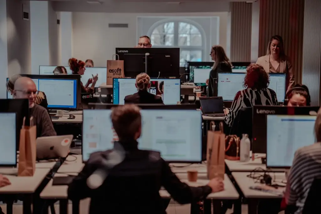 EFKT:s team på kontoret